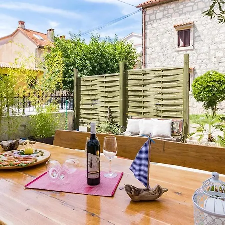Orhidea Apartamento *